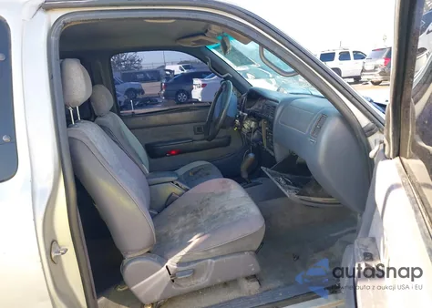 2000 Toyota Tacoma Prerunner из США, поврежденный, VIN 4TASM92N8YZ677200